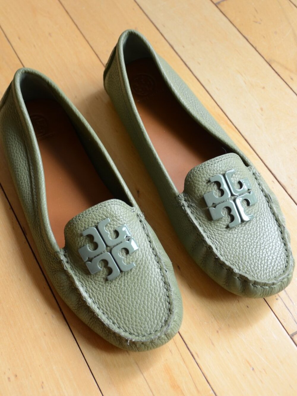 Tory Burch Olive Green Leather Logo Driving Loafers